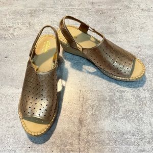 Clarks espadrille sandals Brand new size 8 shimmer